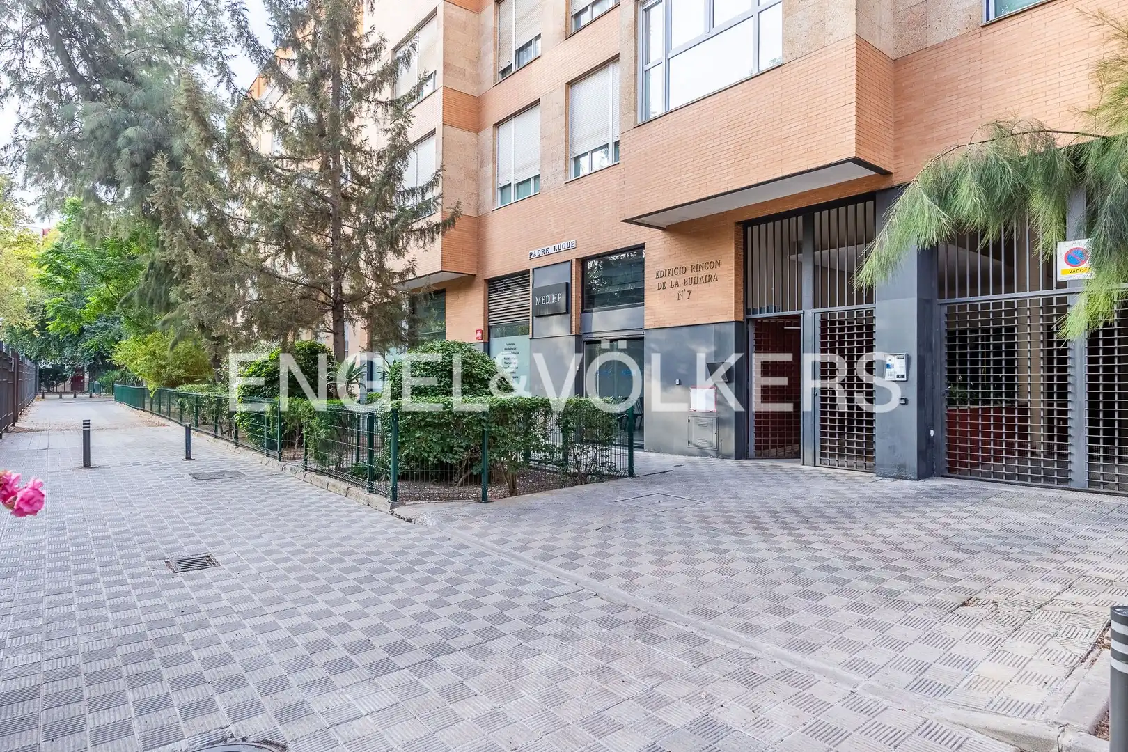 Vista exterior de Piso de alquiler en Sevilla con Aire acondicionado, Calefacción y Piscina
