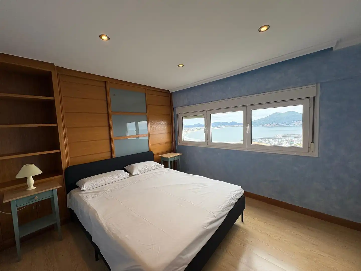 Habitación de Piso de alquiler en Laredo con Amueblado