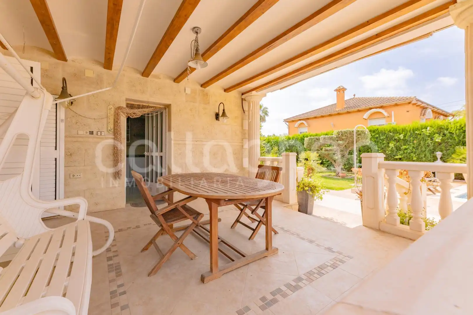 Terrassa de Casa o xalet en venda en La Pobla de Vallbona amb Aire condicionat, Calefacció i Jardí privat