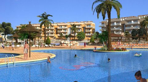 SE VENDE PISO BAJO EN ALMERIMAR EN URB. CON PISCINA Y ZONAS AJARDINADAS