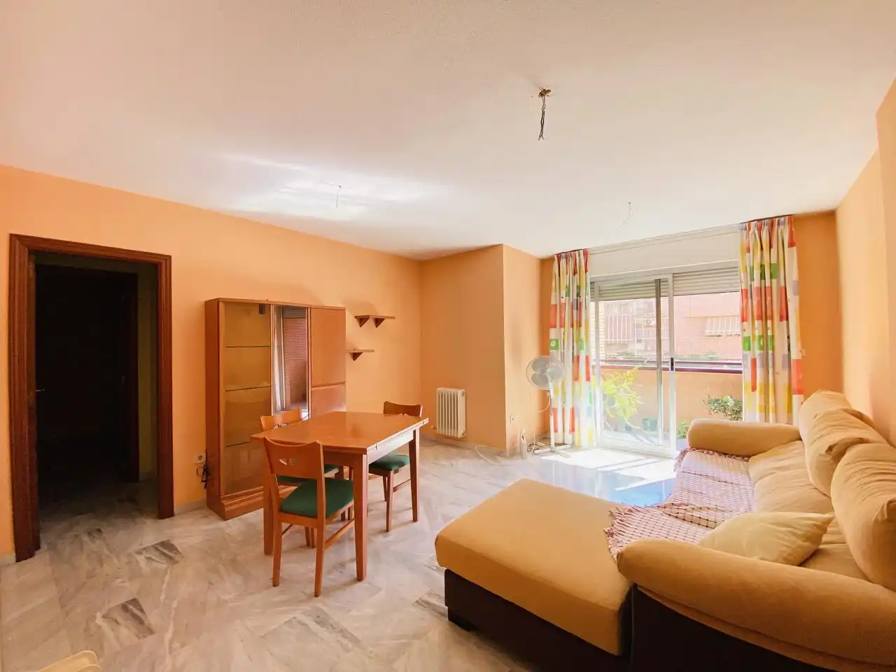 Piso con terraza en venta en Maria Teresa De Léon, imagen 2