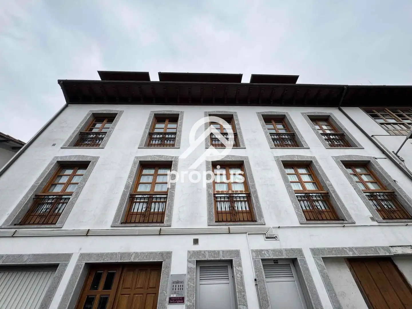 Vista exterior de Piso en venta en Llanes con Calefacción, Parquet y Trastero