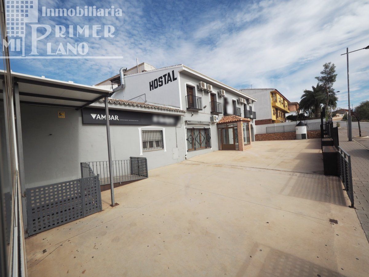 Building for sale in La Solana  