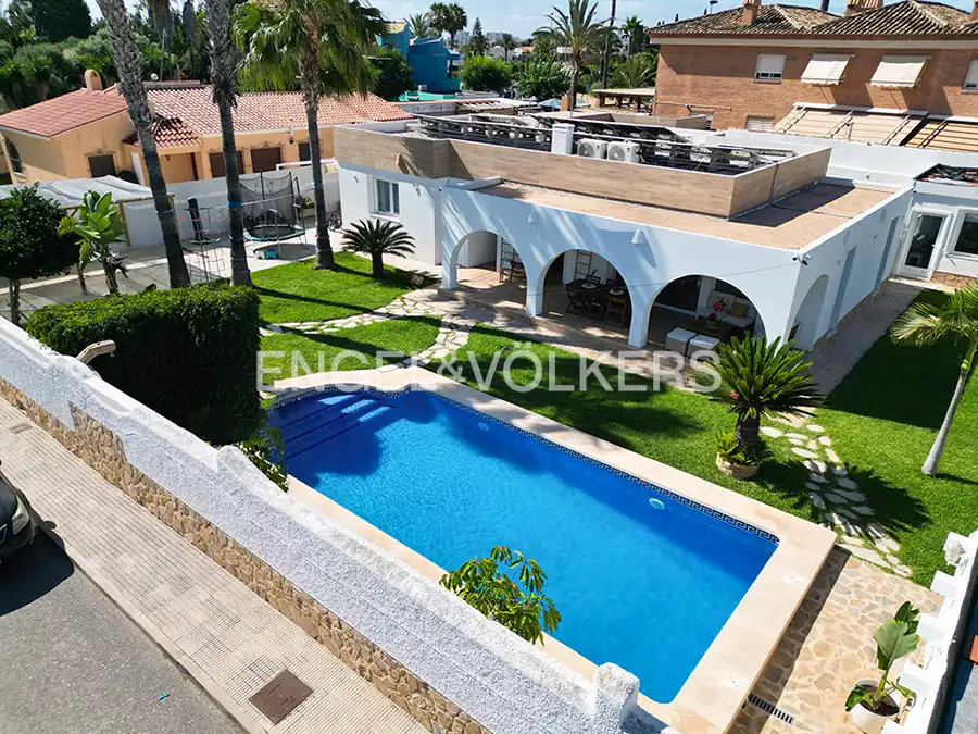 Piscina de Casa o chalet en venta en Sant Joan d'Alacant con Aire acondicionado, Calefacción y Jardín privado