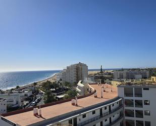 Vista exterior de Apartament en venda en San Bartolomé de Tirajana amb Aire condicionat, Terrassa i Balcó