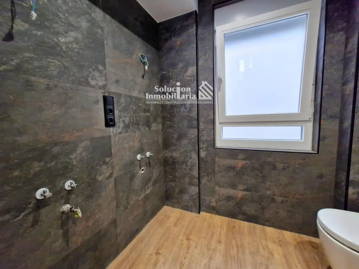 Badezimmer von Wohnung zum Verkauf in Salamanca mit Heizung, Terrasse und Möbliert