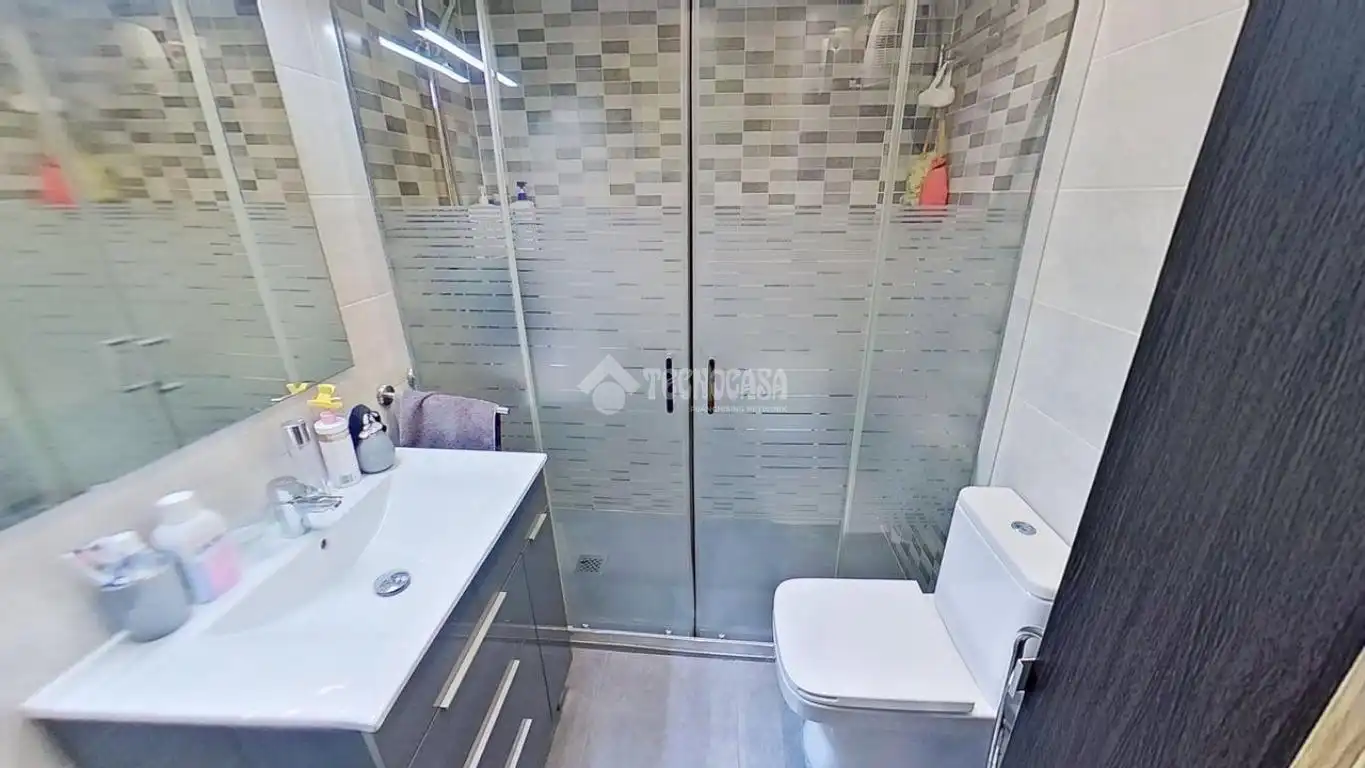 Bathroom of Flat for sale in Manresa
