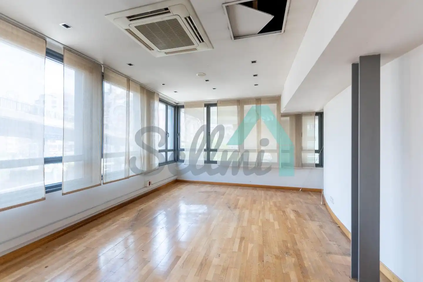 Living room of Flat for sale in Oviedo   with Parquet flooring