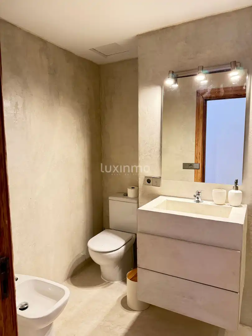 Baño de Casa o chalet en venta en Sant Antoni de Portmany con Jardín privado, Terraza y Piscina comunitaria