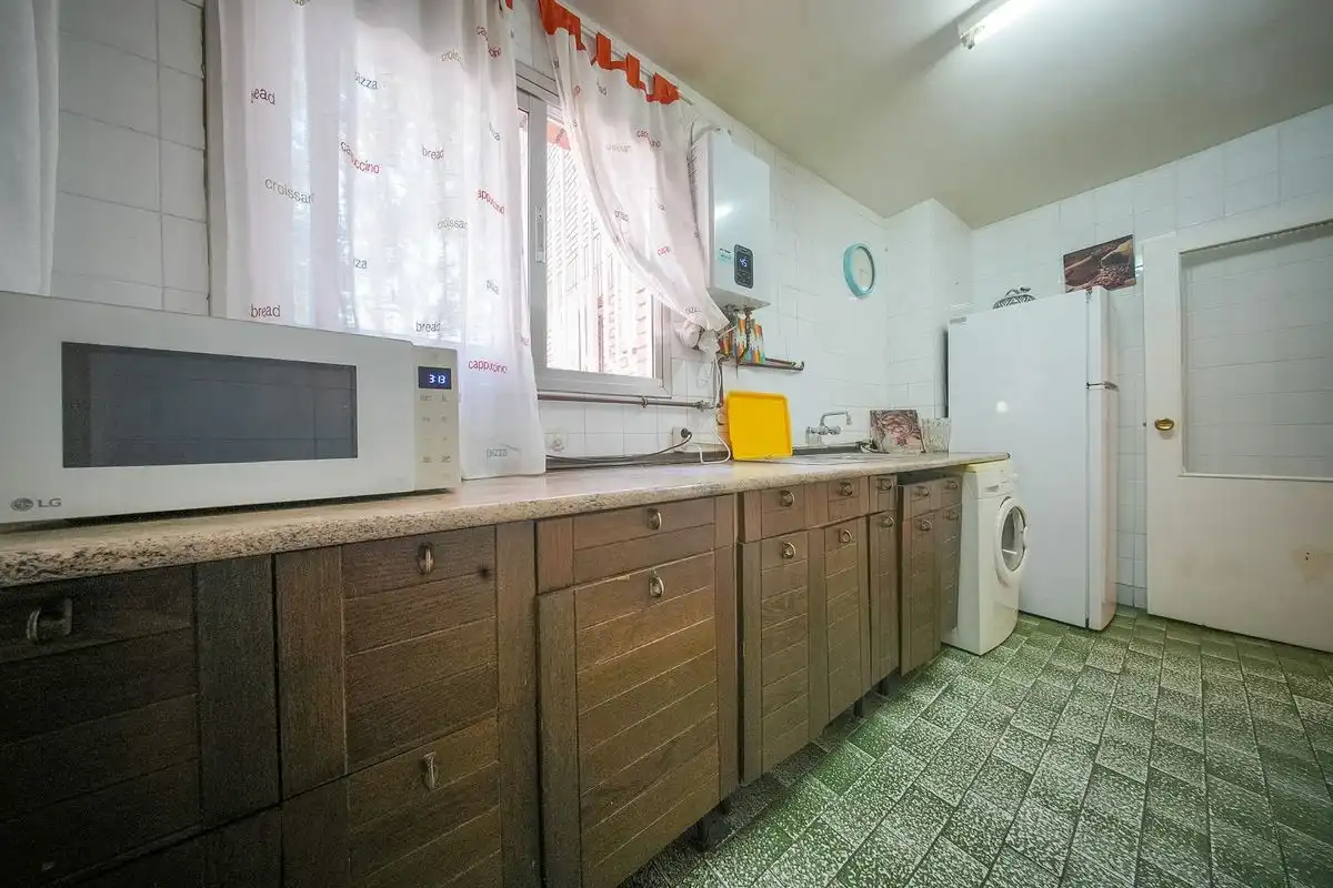 Kitchen of Ground floor for sale in Madrid  with Heating