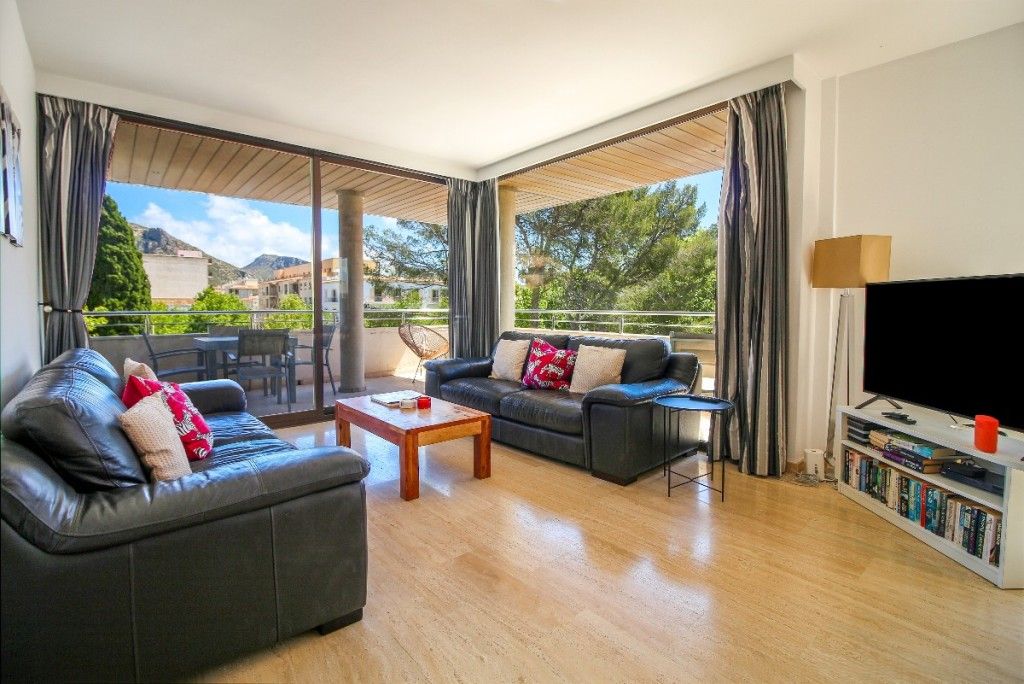 Living room of Apartment for sale in Pollença  with Air Conditioner, Terrace and Furnished