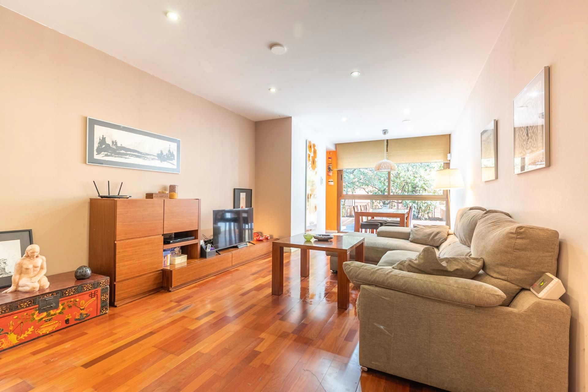 Living room of Flat for sale in  Barcelona Capital  with Air Conditioner, Heating and Parquet flooring