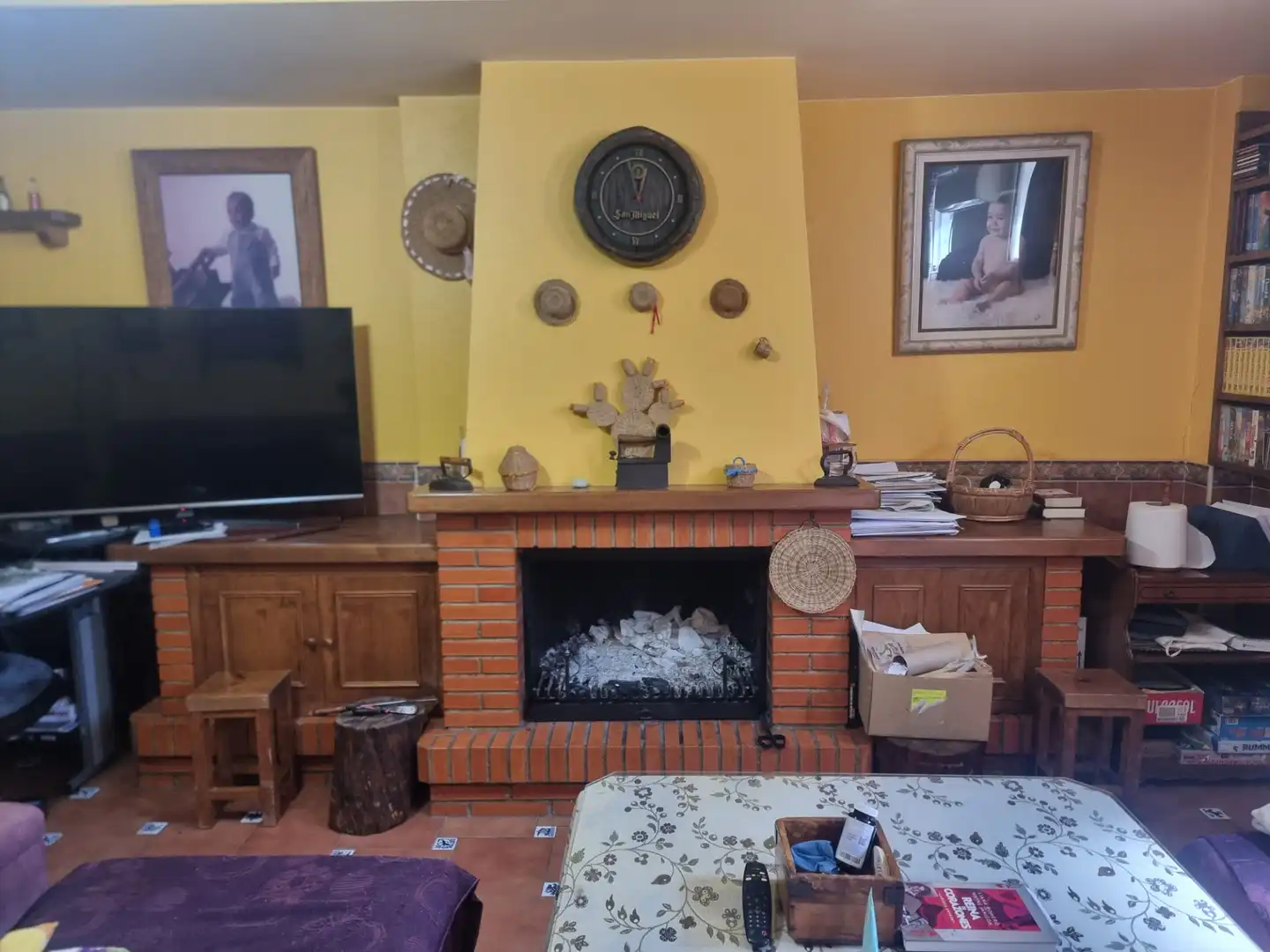 Sala d'estar de Casa o xalet en venda en Almería amb Aire condicionat, Calefacció i Jardí privat