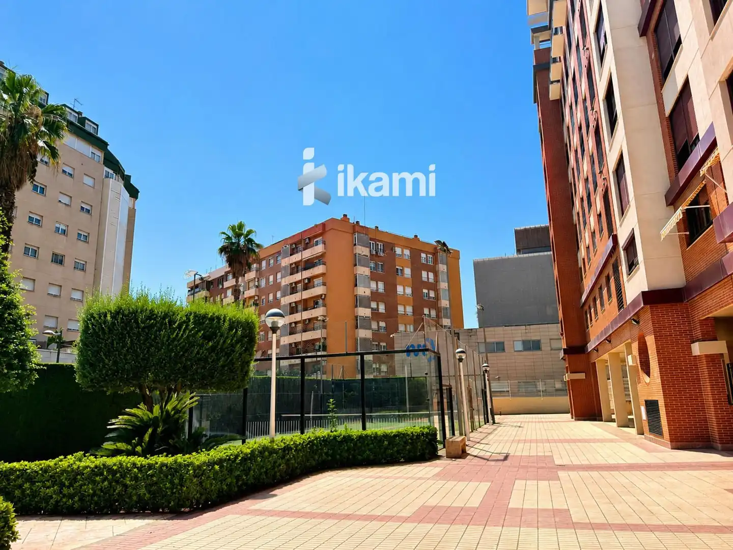 Vista exterior de Piso en venta en Valencia con Aire acondicionado, Terraza y Piscina