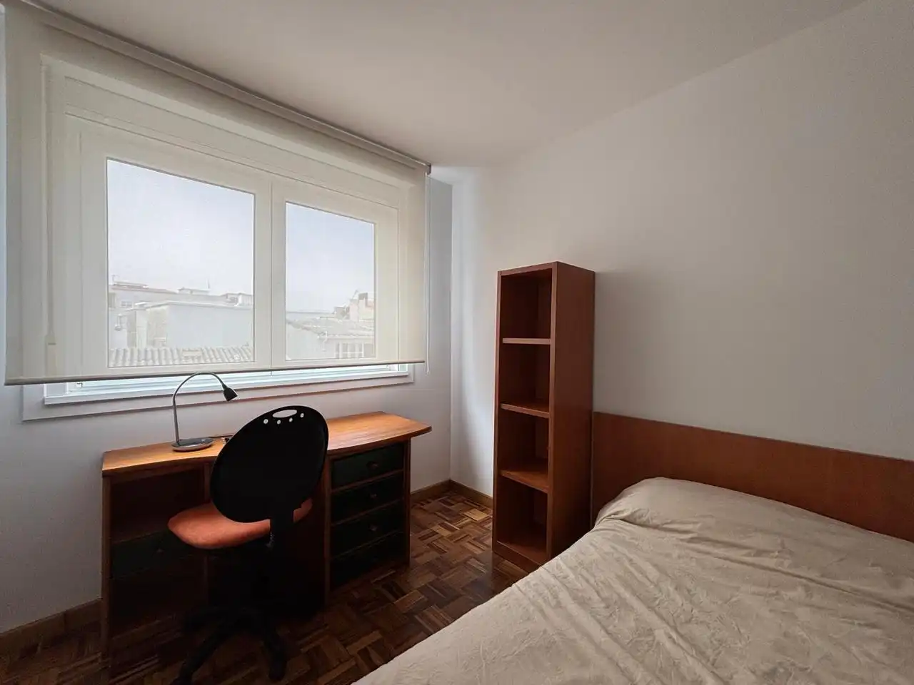 Schlafzimmer von Wohnung zur Miete in A Coruña Capital  mit Heizung