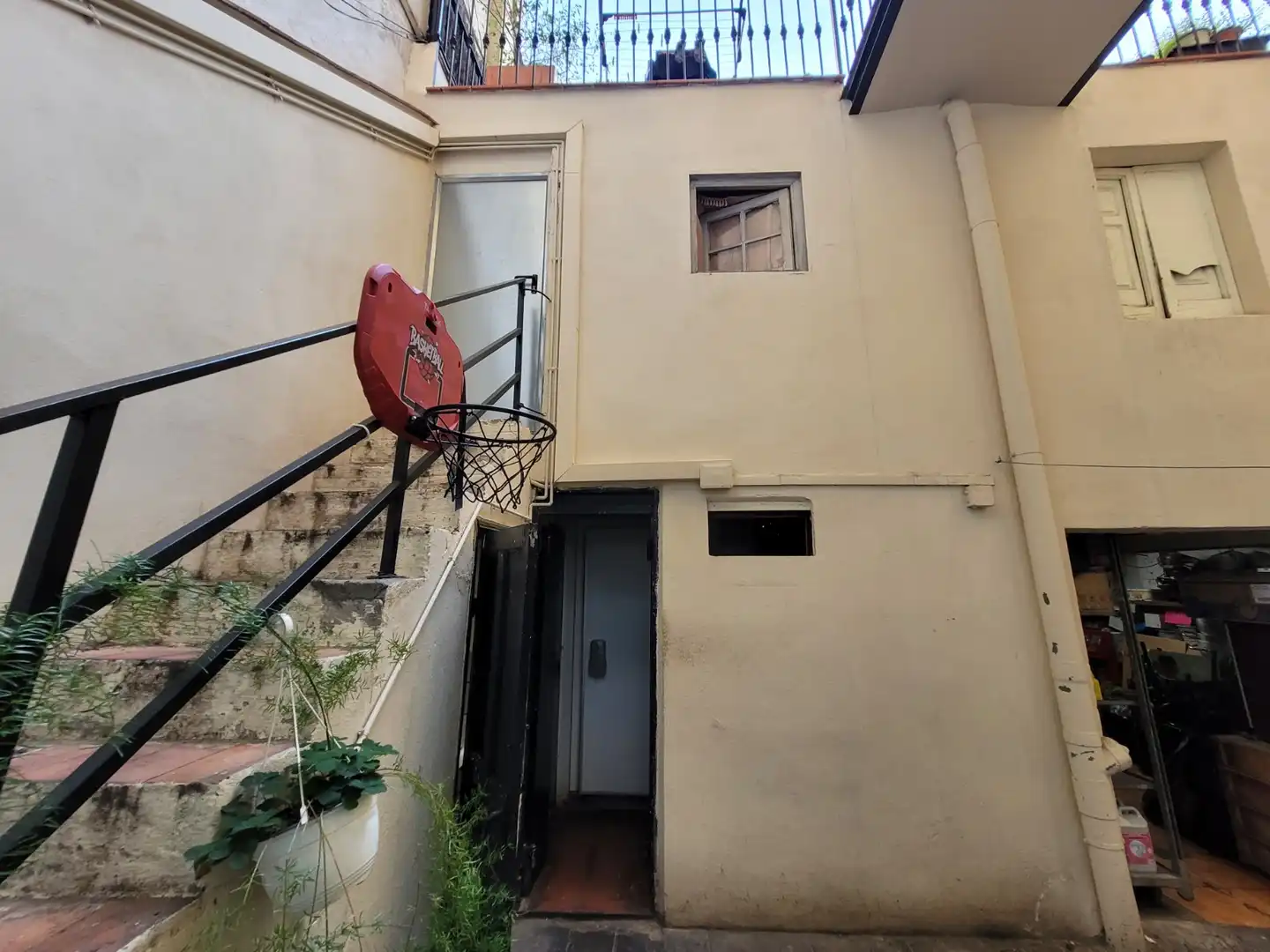 Vista exterior de Local en traspaso en Barcelona con Aire acondicionado, Calefacción y Amueblado
