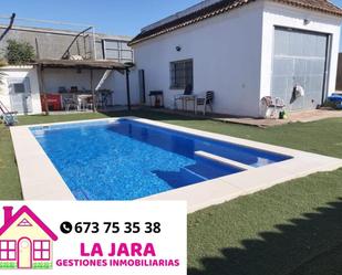 Piscina de Finca rústica de lloguer en Sanlúcar de Barrameda