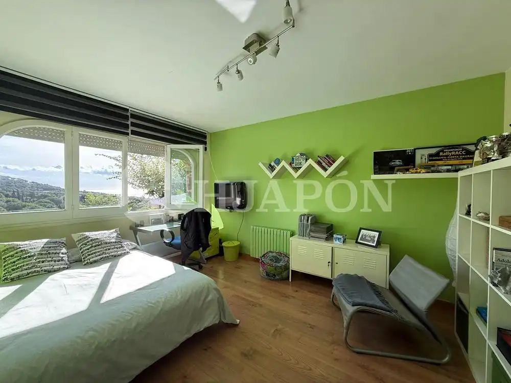 Bedroom of Houses for sale in Alella  with Heating, Private garden and Terrace