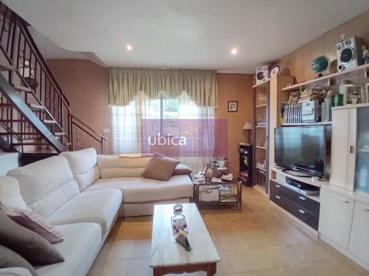 Sala d'estar de Casa o xalet en venda en Mos amb Jardí privat