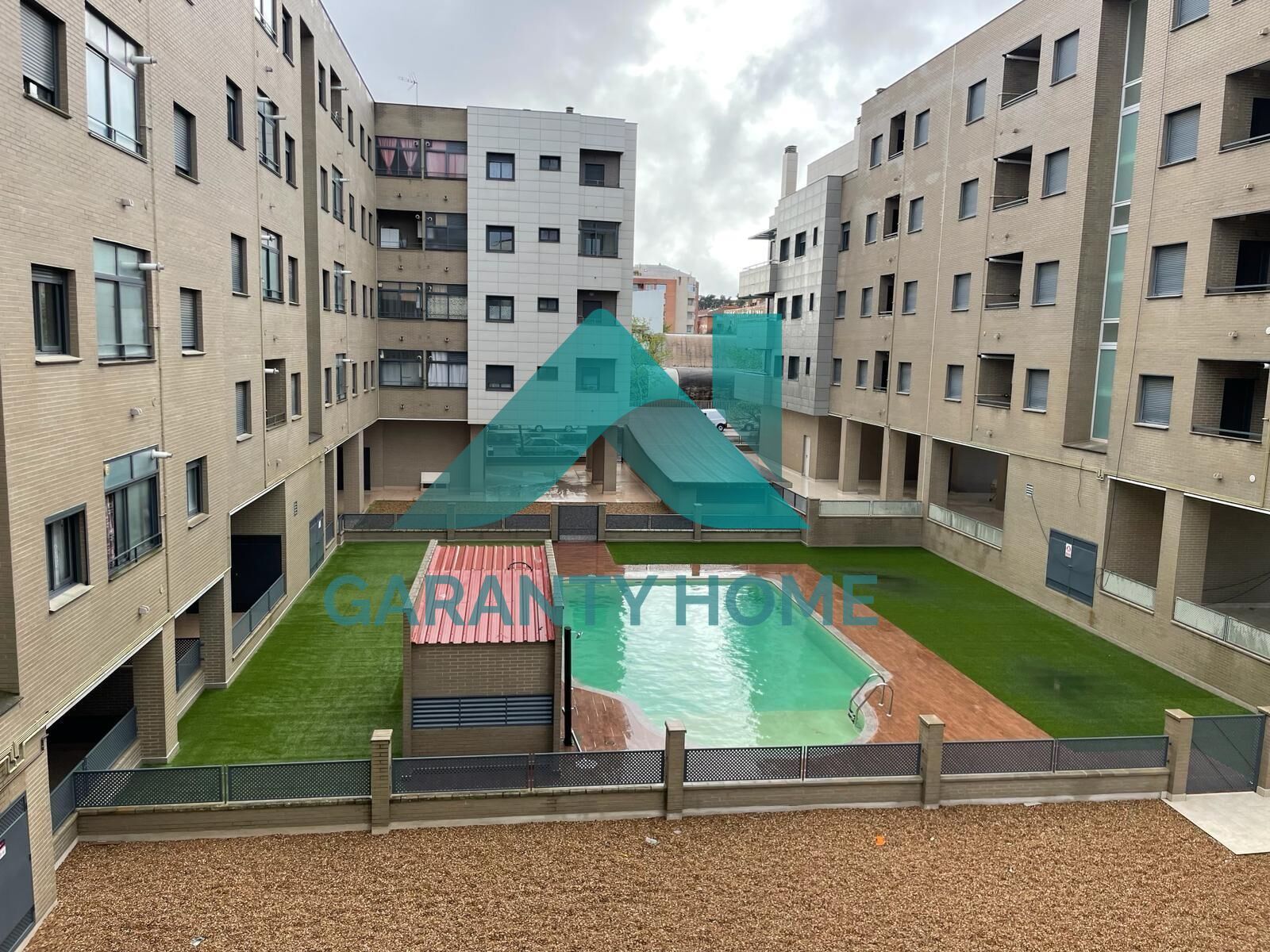 Piscina de Pis de lloguer en Cáceres Capital amb Calefacció i Terrassa