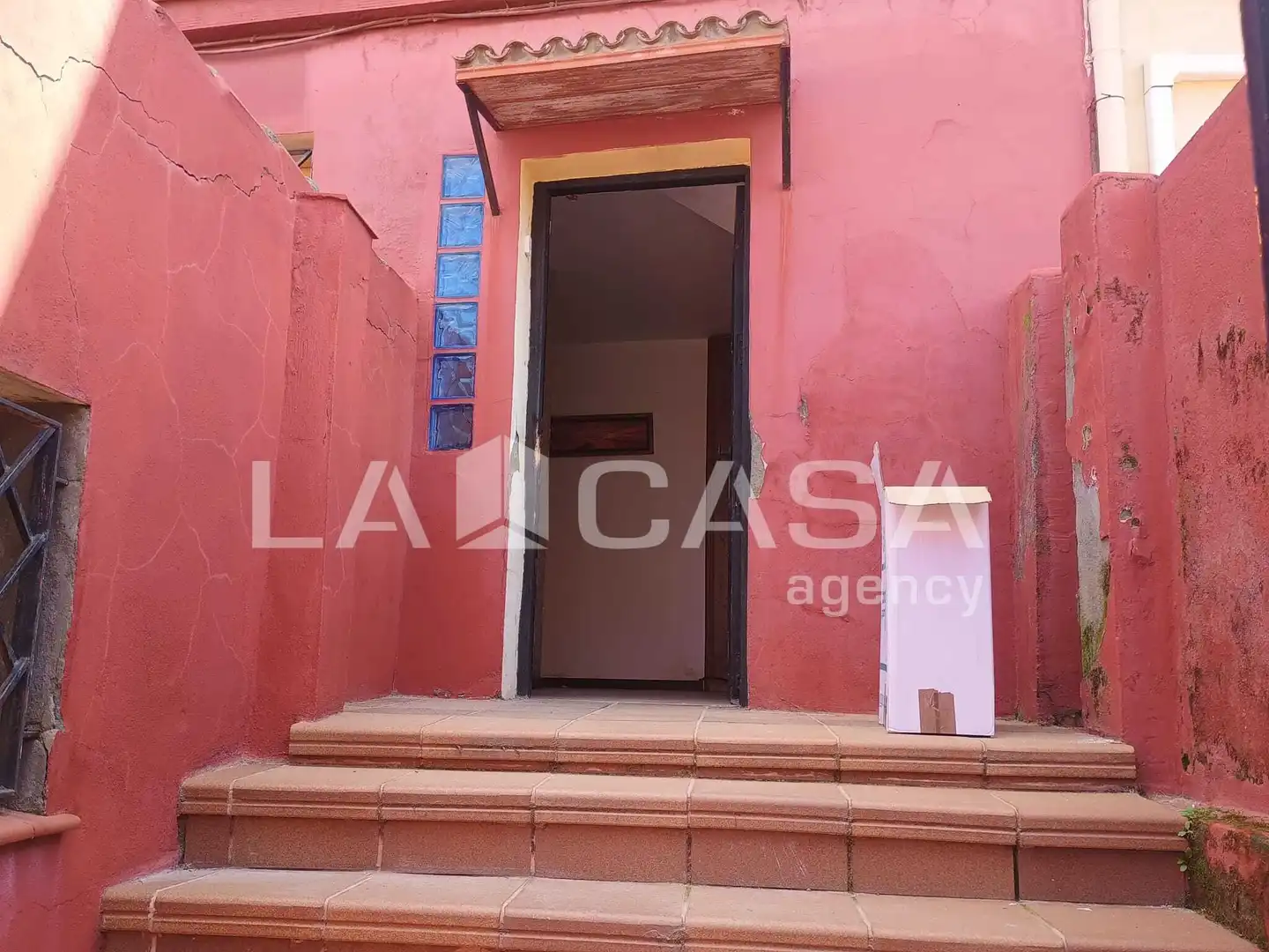 Houses for sale in Algeciras  with Storage room