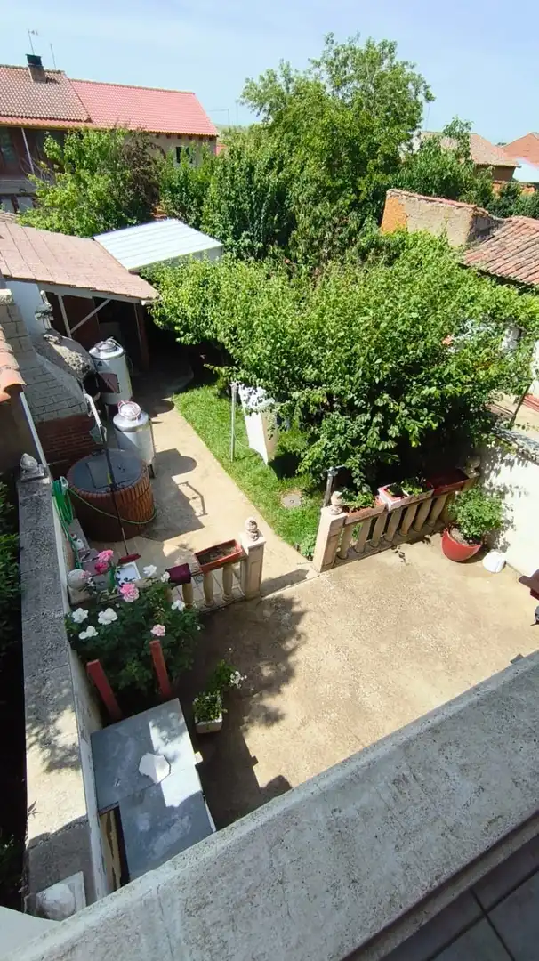 Garten von Einfamilien-Reihenhaus zum Verkauf in El Burgo Ranero  mit Heizung, Privatgarten und Parkett