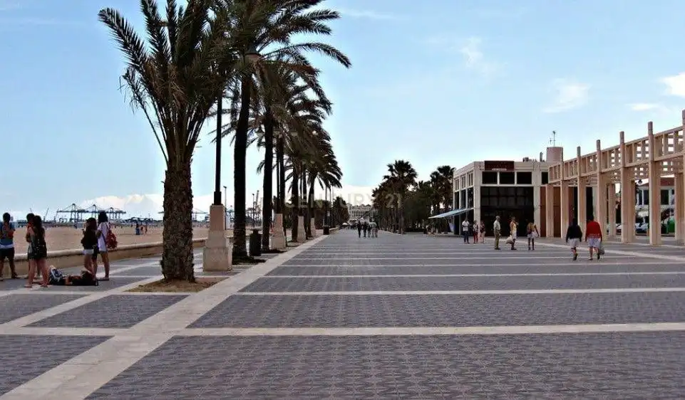 Vista exterior de Piso en venta en Valencia
