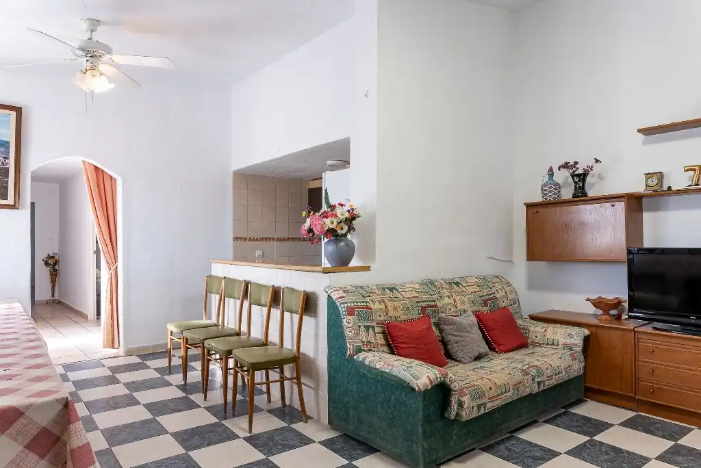 Sala de estar de Casa o chalet en venta en Castalla con Jardín privado, Piscina y Amueblado