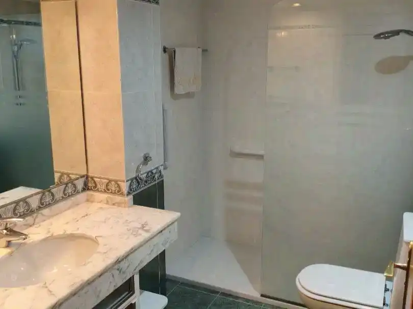 Baño de Piso en venta en Mataró con Aire acondicionado y Balcón