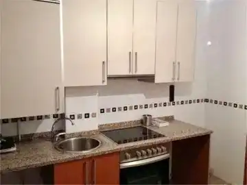 Cuina de Estudi en venda en Oviedo  amb Calefacció
