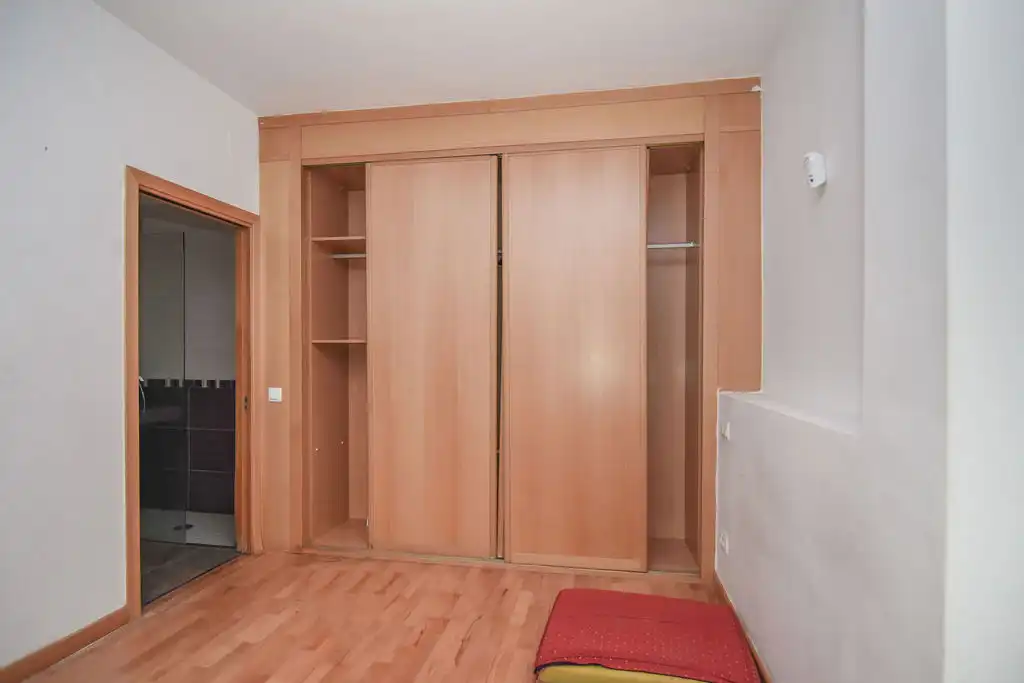 Habitación de Piso en venta en Girona con Calefacción y Trastero