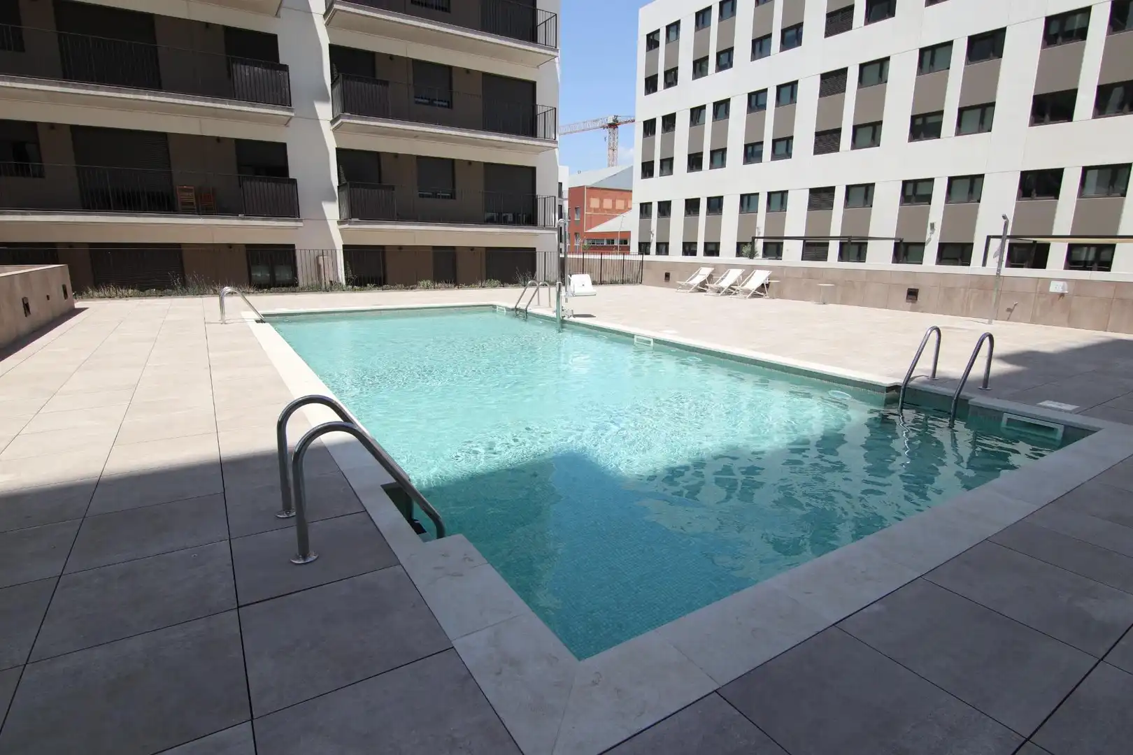 Piscina de Piso de alquiler en Terrassa con Aire acondicionado, Calefacción y Jardín privado