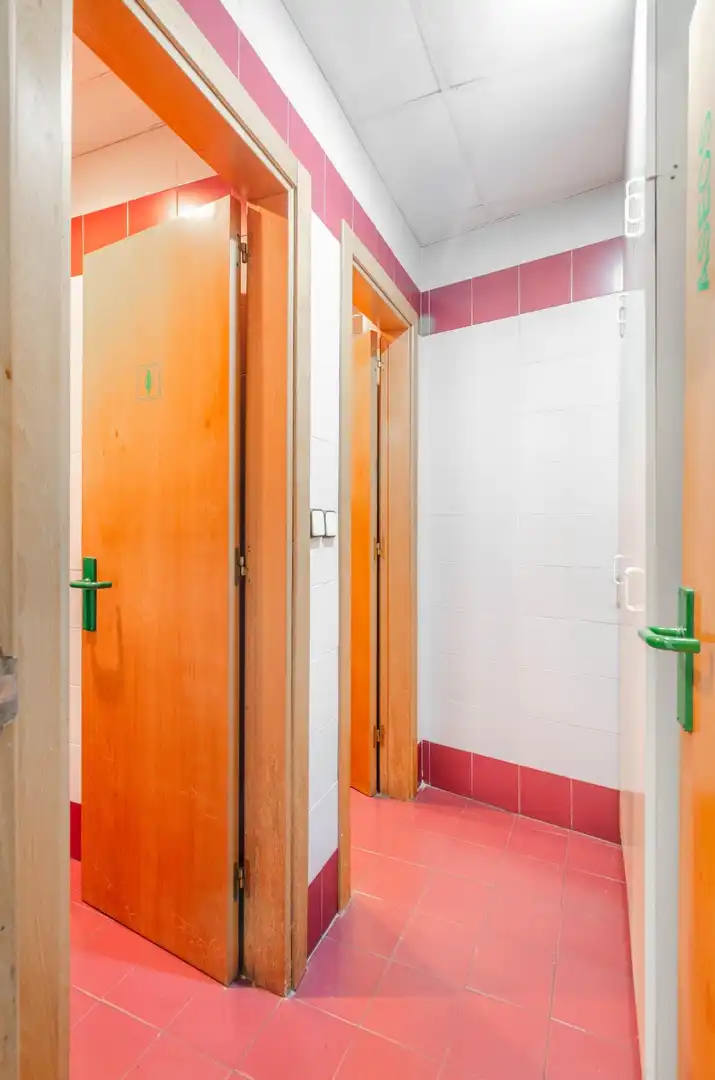 Baño de Local en venta en Oviedo 