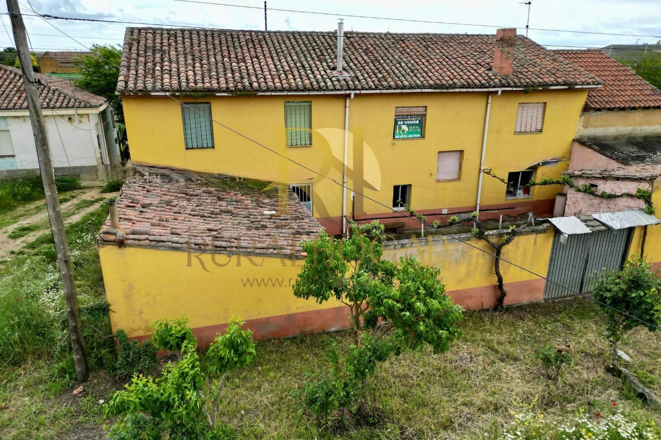 Vista exterior de Casa o xalet en venda en Santas Martas amb Calefacció