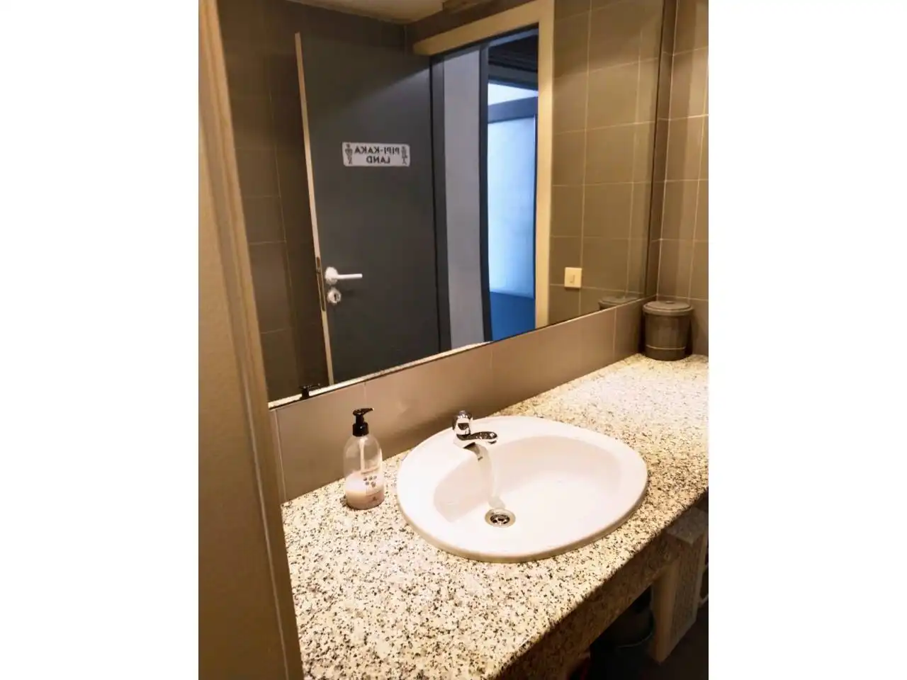 Badezimmer von Büro zur Miete in Burgos mit Klimaanlage