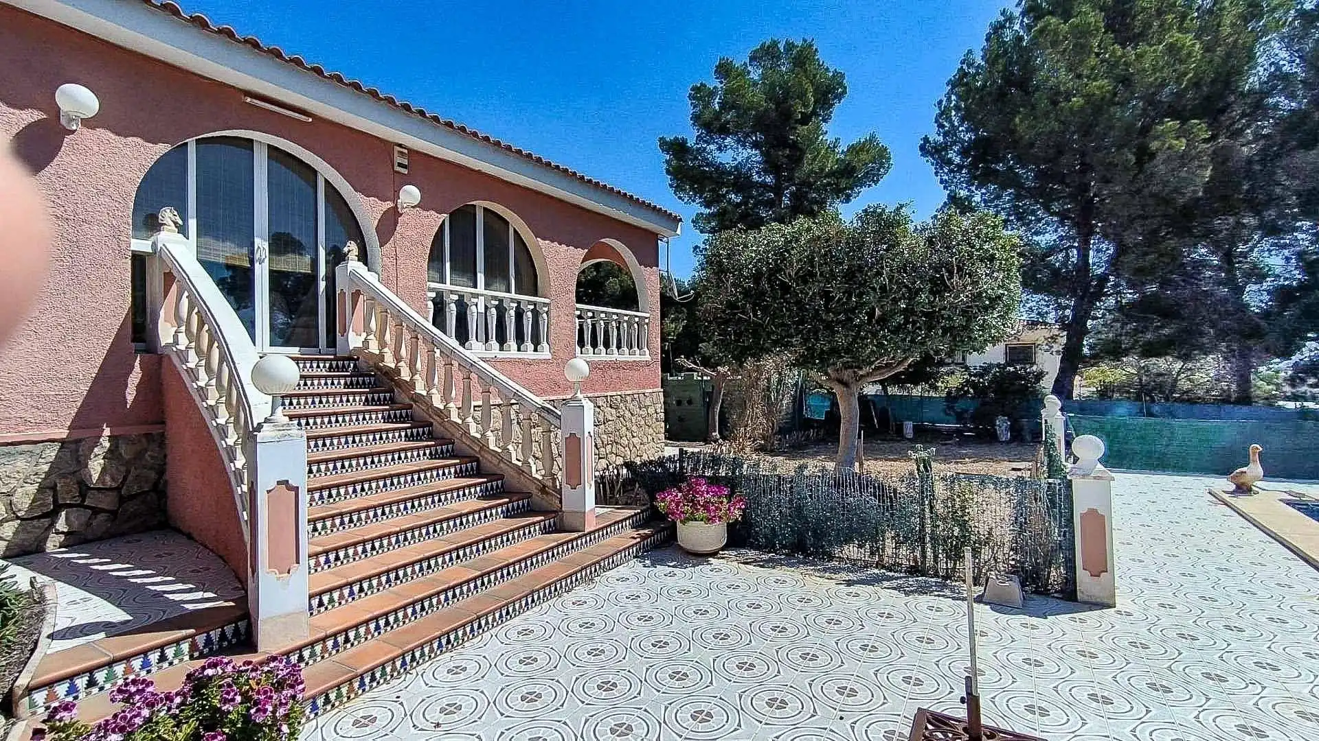 Vista exterior de Casa o chalet en venta en La Nucia con Aire acondicionado, Jardín privado y Terraza
