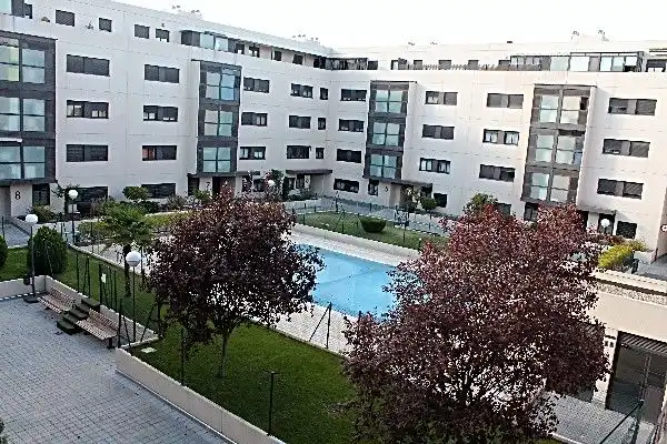 Piscina de Pis de lloguer en Pinto amb Aire condicionat, Calefacció i Parquet
