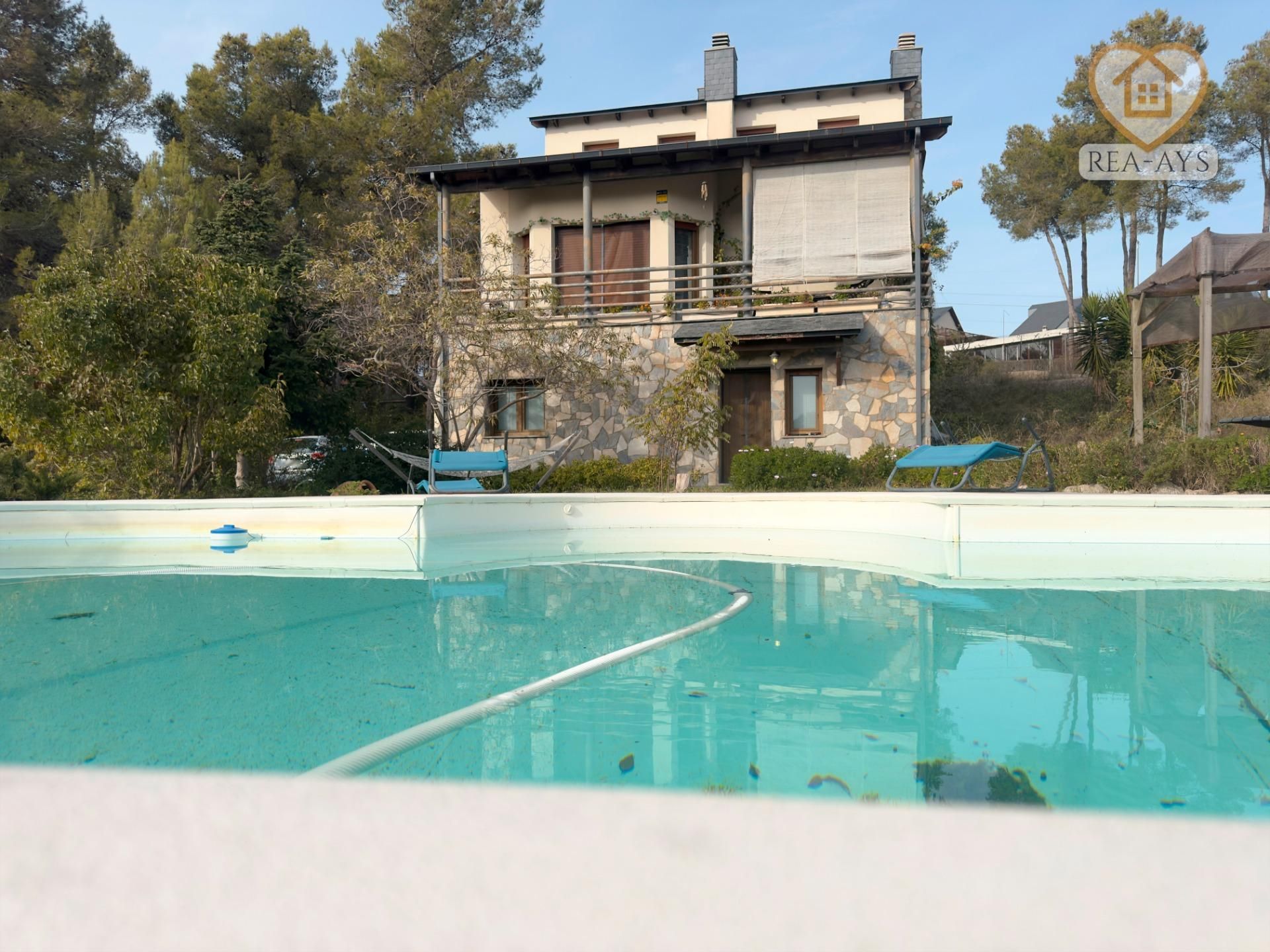 Piscina de Casa o xalet en venda en Vallirana amb Calefacció, Jardí privat i Terrassa