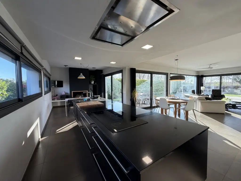 Cocina de Casa o chalet en venta en Cornellà del Terri con Jardín privado, Terraza y Piscina
