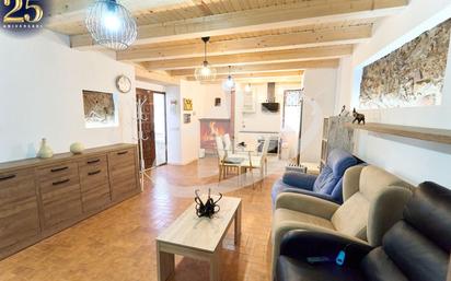 Living room of House or chalet for sale in Castellar del Vallès  with Terrace, Balcony and Alarm