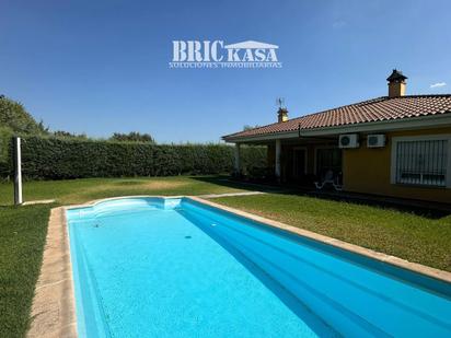 Swimming pool of House or chalet for sale in Cáceres Capital  with Air Conditioner, Terrace and Swimming Pool