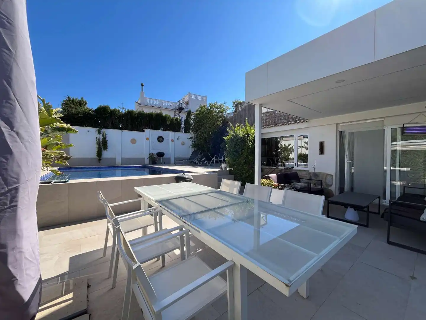 Villa mit Pool zum Verkauf in Los Balcones - Los Altos