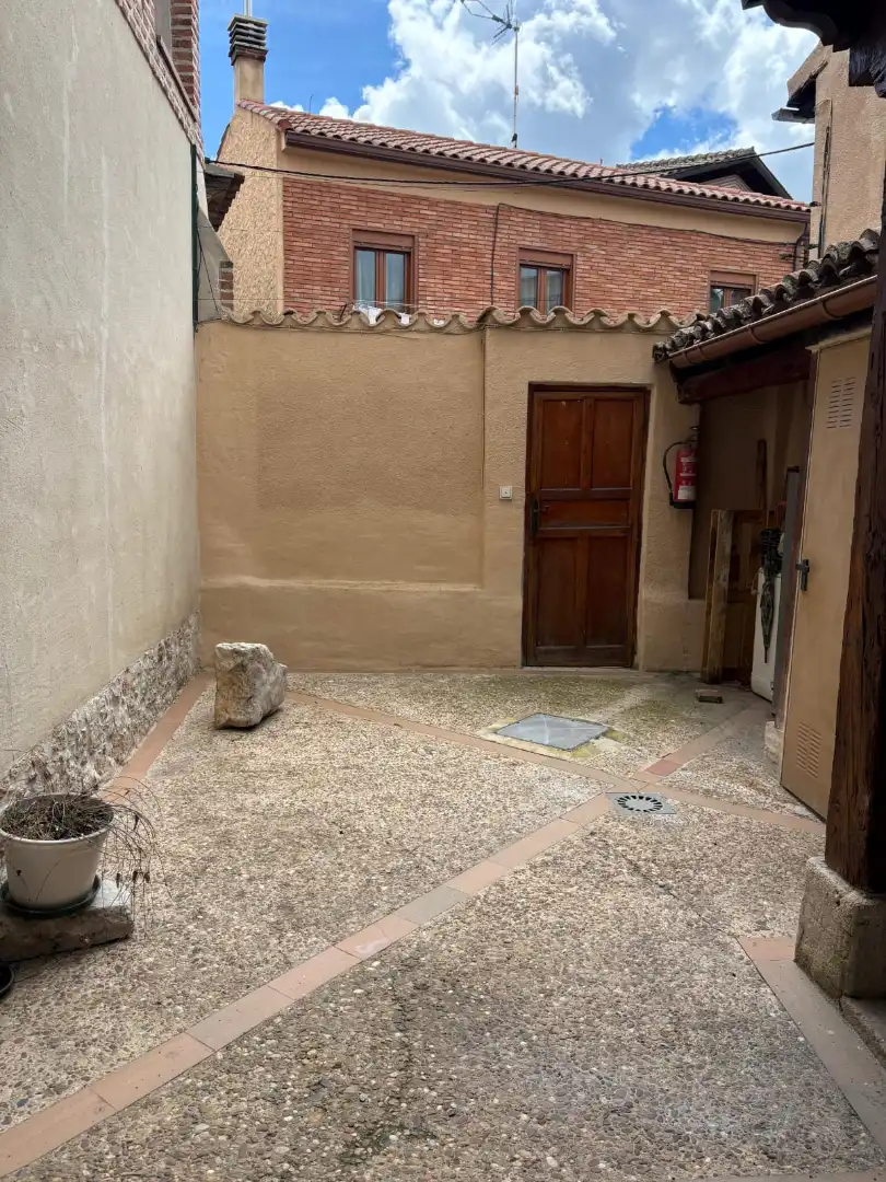 Aparcament de Casa adosada en venda en Simancas amb Calefacció, Jardí privat i Parquet