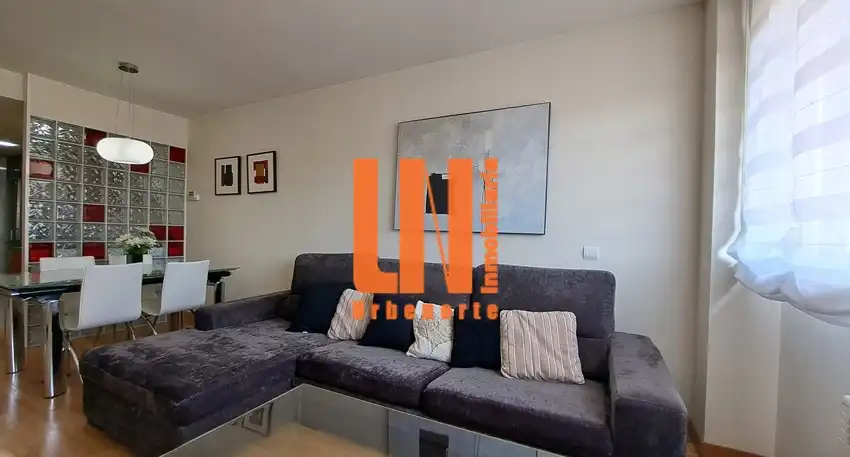 Sala de estar de Piso en venta en Villanueva de la Cañada con Aire acondicionado, Calefacción y Amueblado