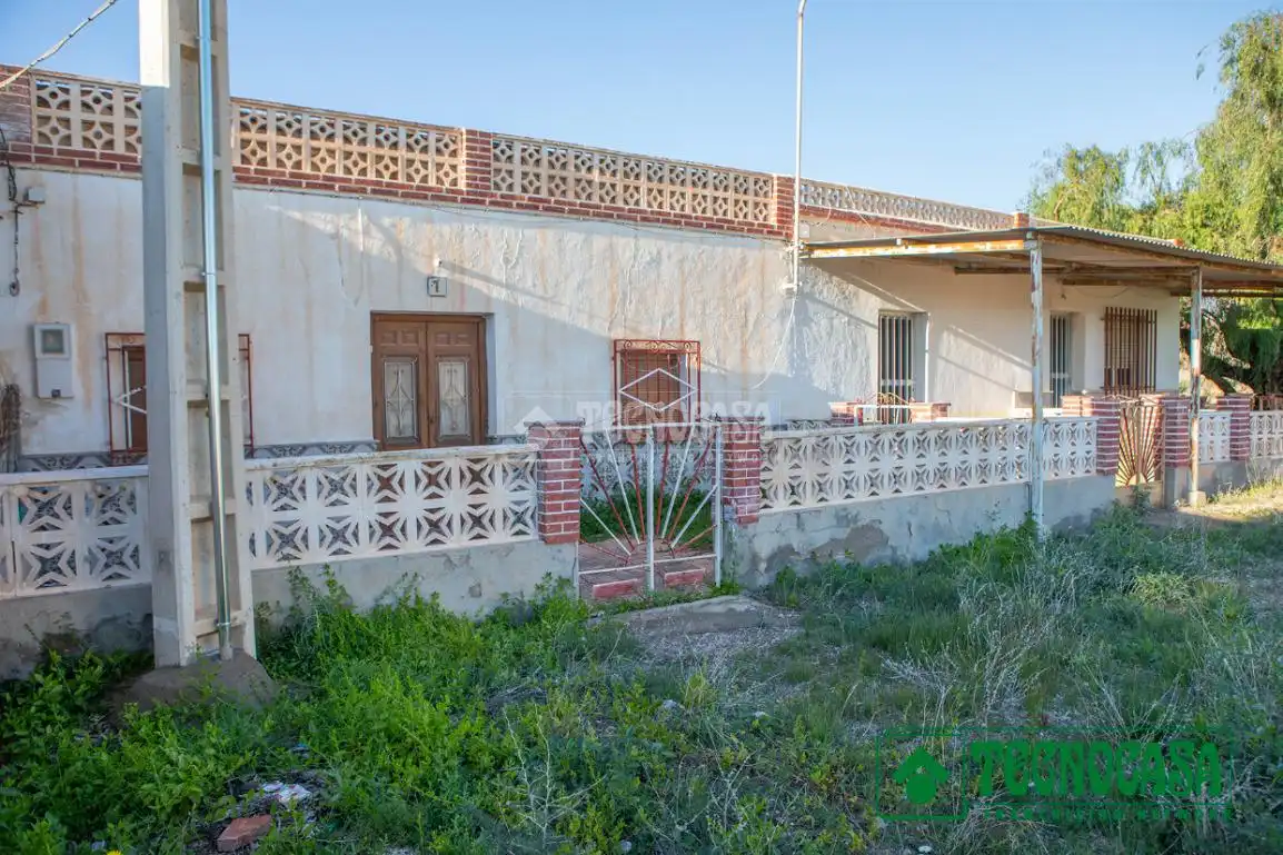 Vista exterior de Casa adosada en venta en Cuevas del Almanzora