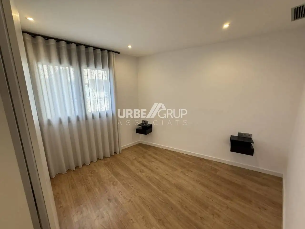 Habitación de Piso de alquiler en Terrassa con Aire acondicionado, Calefacción y Parquet