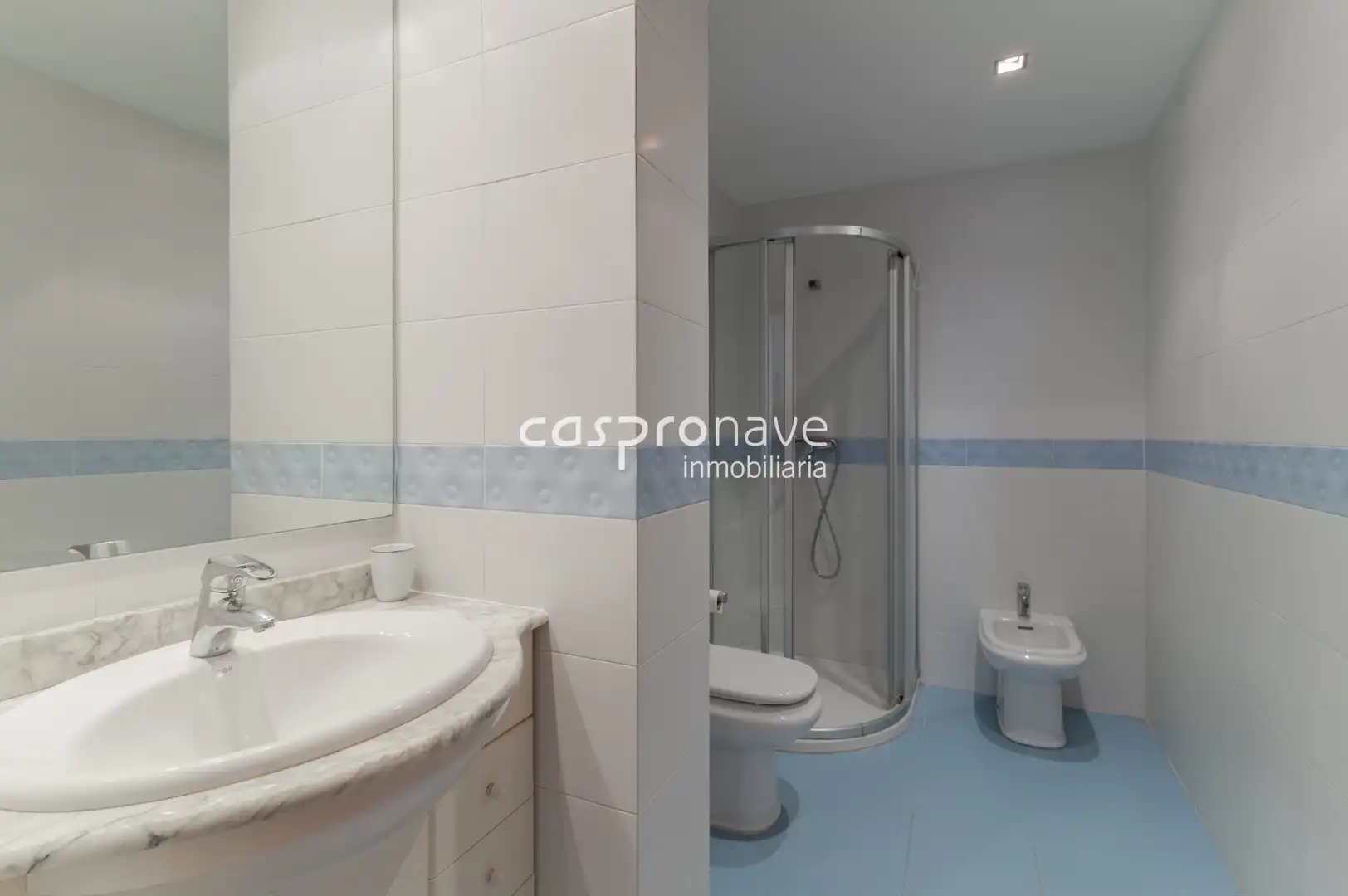 Bathroom of Study for sale in Castellón de la Plana / Castelló de la Plana  with Air Conditioner and Furnished