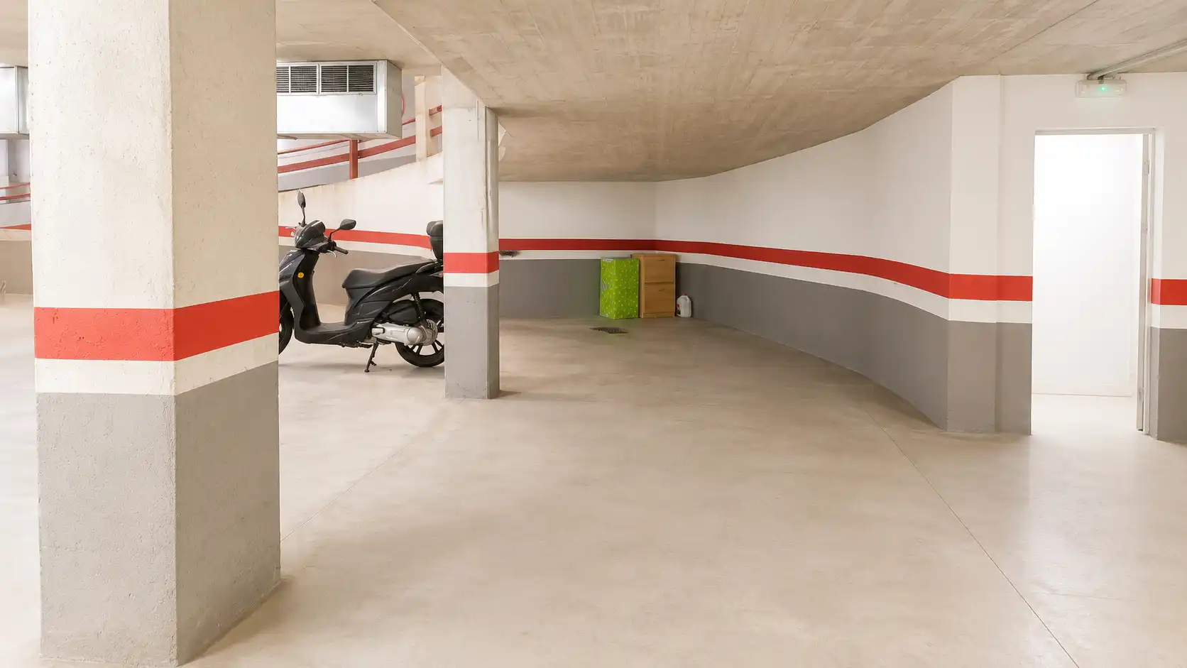 Parking de Piso en venta en Cerdanyola del Vallès con Aire acondicionado, Calefacción y Balcón