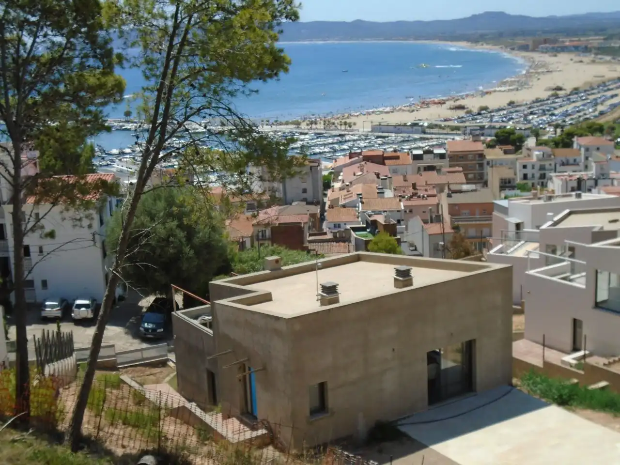 Vista exterior de Casa o xalet en venda en L'Estartit amb Aire condicionat, Calefacció i Jardí privat