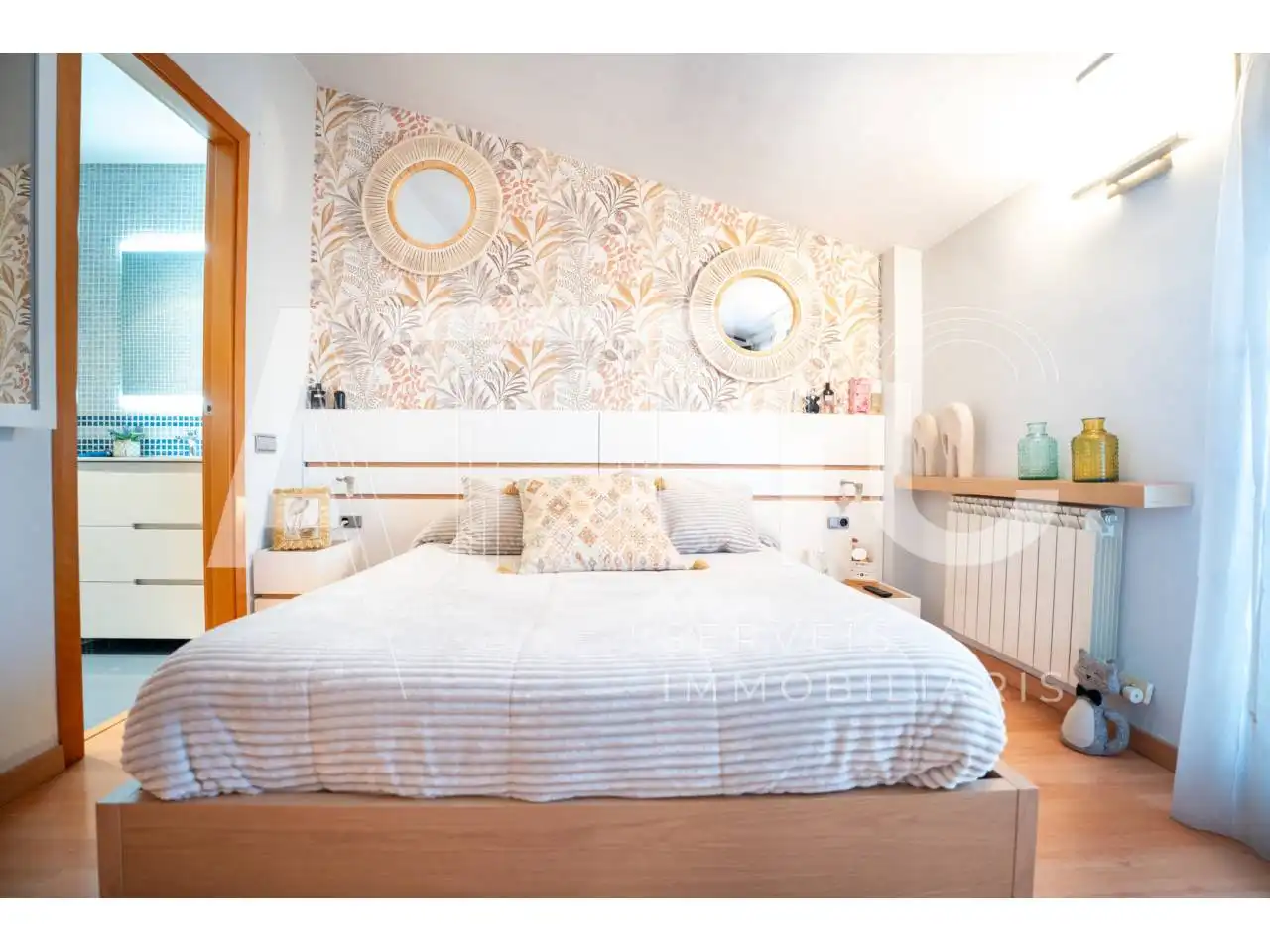 Schlafzimmer von Dachboden zum Verkauf in Sant Quirze del Vallès mit Klimaanlage, Heizung und Parkett